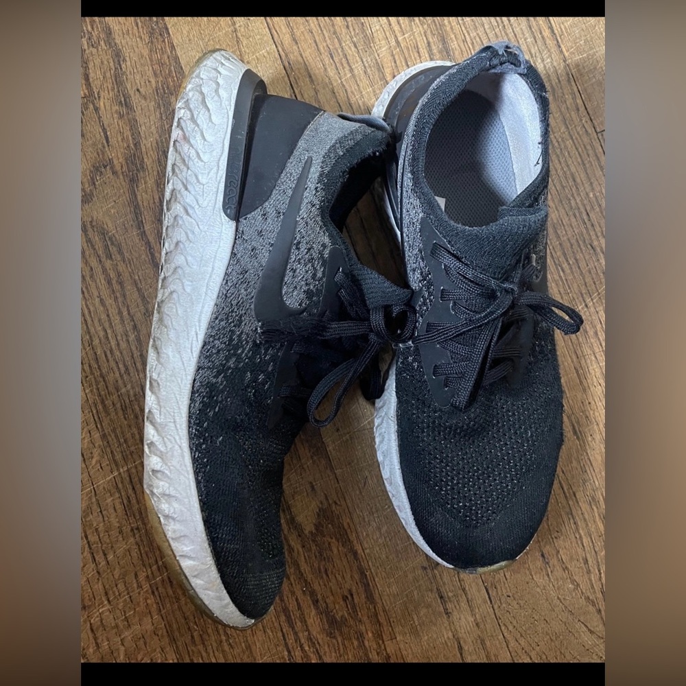 Nike Black Shoes Size 9 1/2
